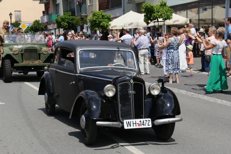 Pochód historyczny z okazji 800-lecia Białej