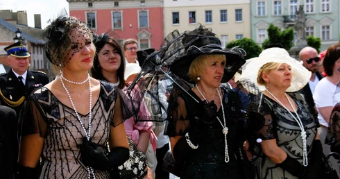 Pochód historyczny z okazji 800-lecia Białej