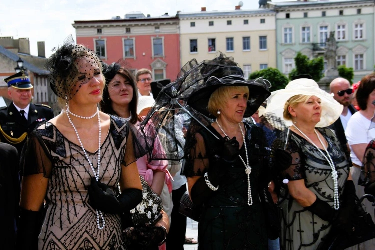 Pochód historyczny z okazji 800-lecia Białej