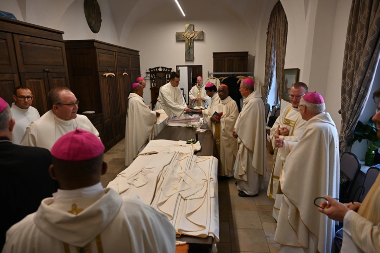 Sakra afrykańskiego biskupa - cz. 1