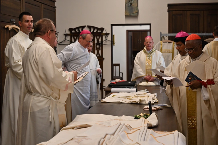 Sakra afrykańskiego biskupa - cz. 1
