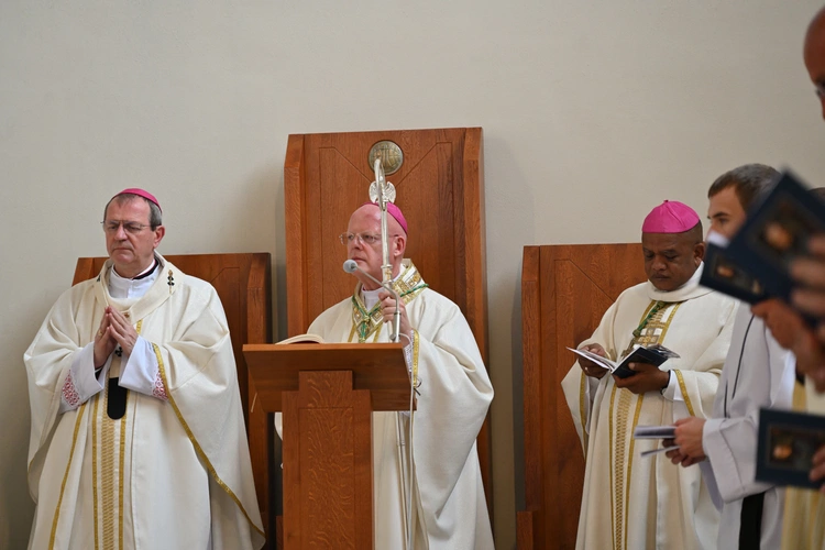 Sakra afrykańskiego biskupa - cz. 1