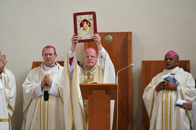 Sakra afrykańskiego biskupa - cz. 1