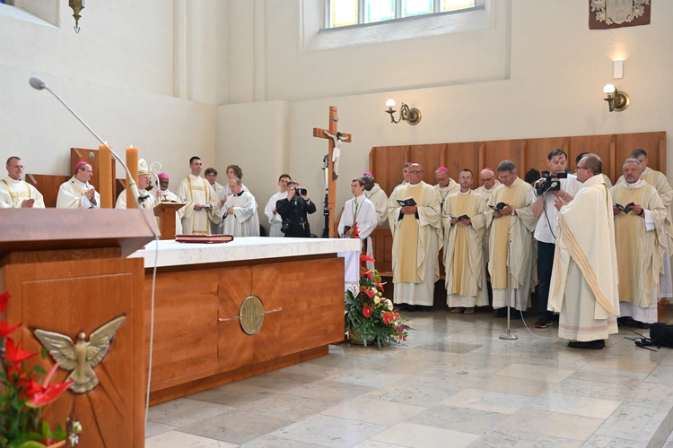 Sakra afrykańskiego biskupa - cz. 1