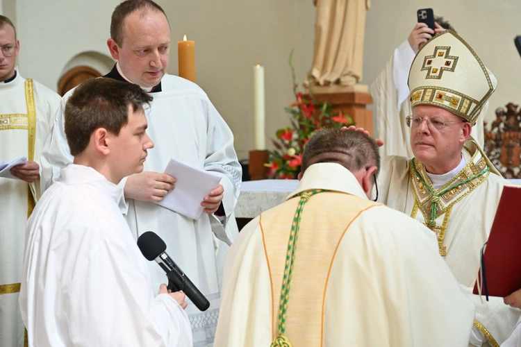 Sakra afrykańskiego biskupa - cz. 2