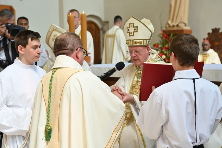Sakra afrykańskiego biskupa - cz. 2