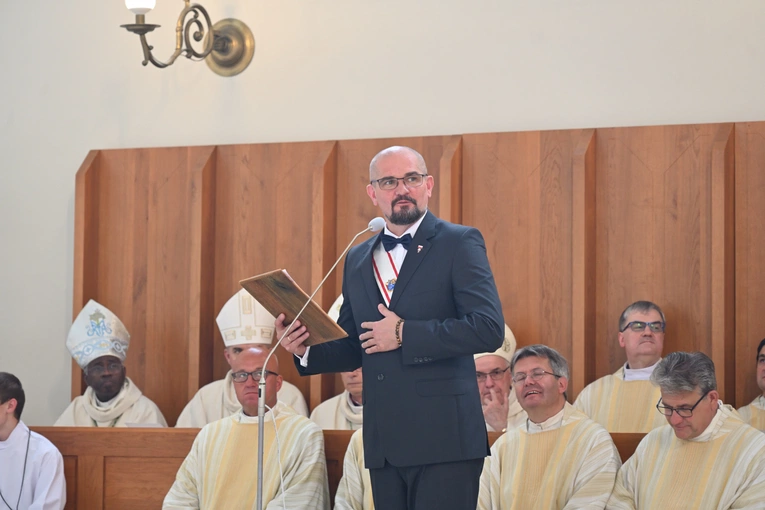Sakra afrykańskiego biskupa - cz. 2