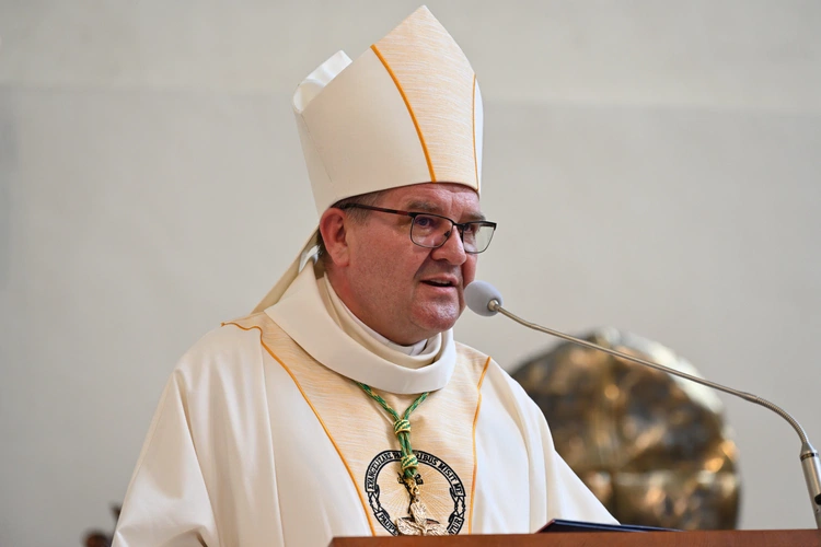Sakra afrykańskiego biskupa - cz. 2