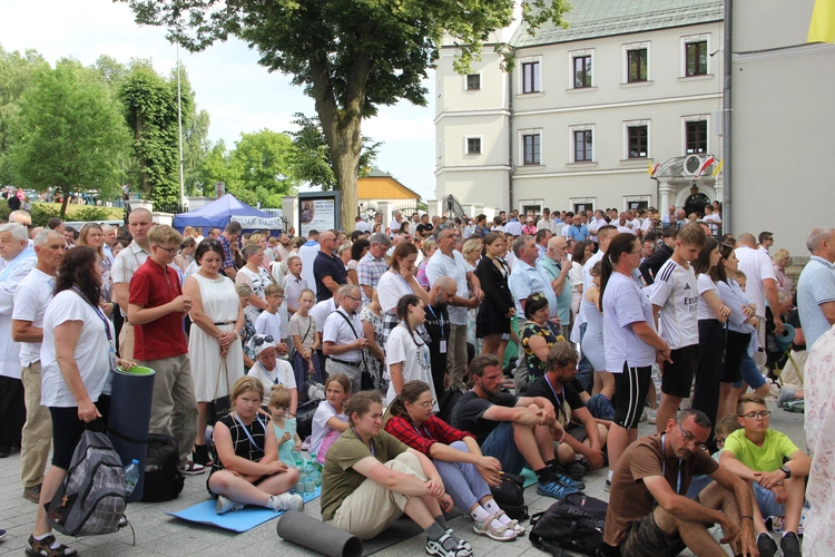 Złote serce, złota róża i prośba z czterech stron diecezji