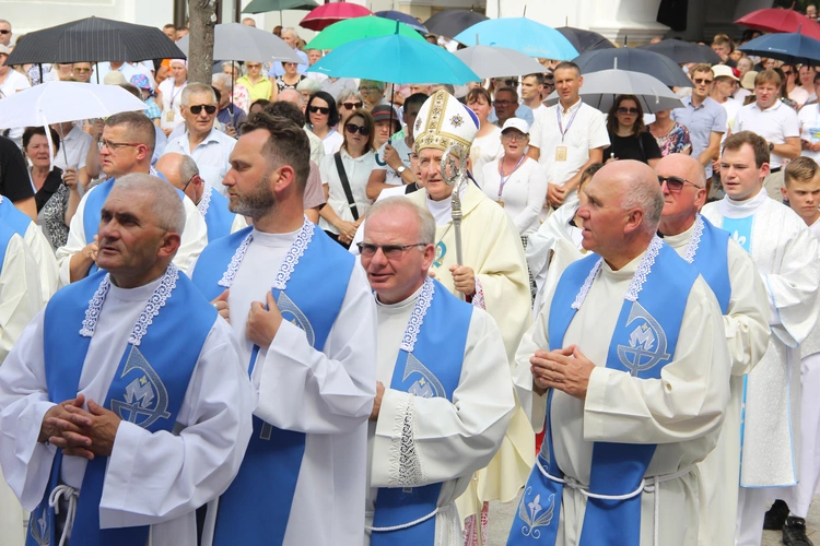 Promienista pielgrzymka u Matki Bożej Tuchowskiej
