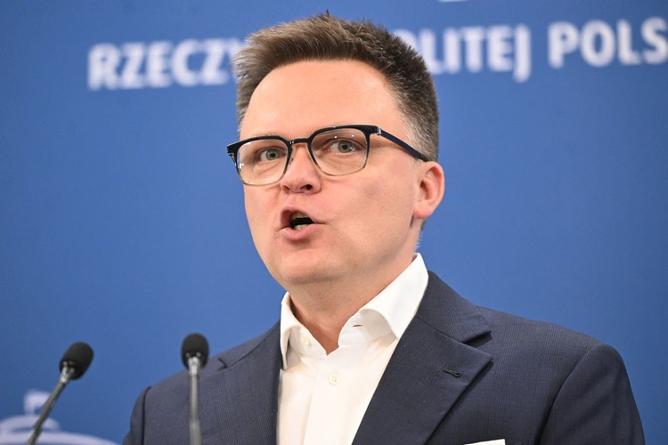 W co gra Hołownia? Upadek rządu to już nie political fiction