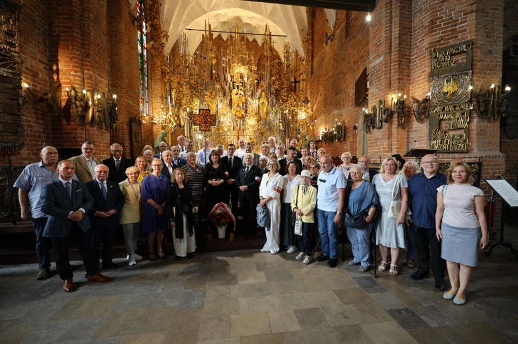 Poświęcenie krzyża Solidarności Walczącej