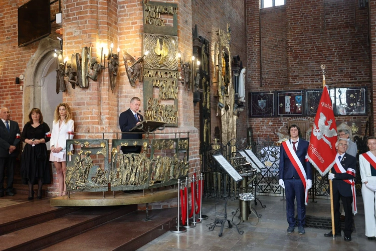 Poświęcenie krzyża Solidarności Walczącej