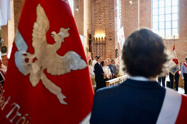 Poświęcenie krzyża Solidarności Walczącej