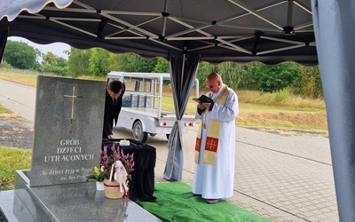 Pogrzeb dzieci utraconych