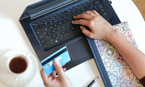 Internetowe oferty z Azji pod nadzorem