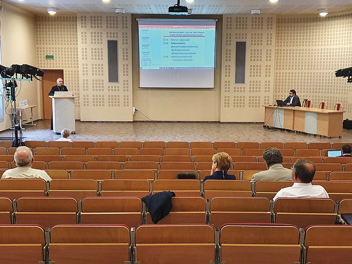  Zajęcia pierwszego roku Studium Wiary będą odbywać się w Centrum Edukacyjnym Jana Pawła II w Gliwicach – przestrzeni wielu spotkań i konferencji.