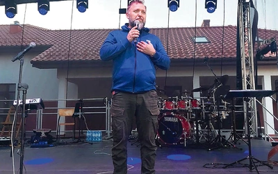 Witek Wilk przekonywał, jak wielka  jest moc działania Pana.