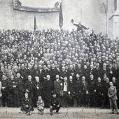 Pamiątkowe zdjęcie śląskich pielgrzymów z 1925 r.