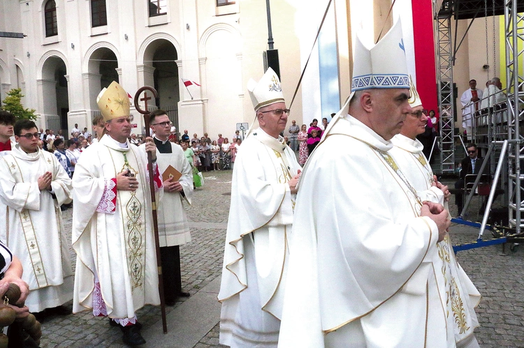 Eucharystii przewodniczył bp Paweł Gonczaruk z Ukrainy, który modlił się z lubelskimi kapłanami.