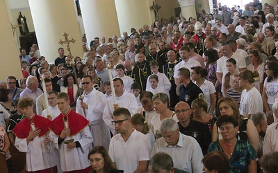 Spotkanie rozpoczęła Eucharystia w wąwolnickiej bazylice. 