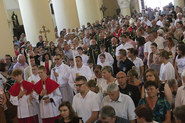 Spotkanie rozpoczęła Eucharystia w wąwolnickiej bazylice. 