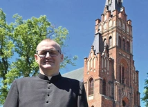 Ks. Sebastian Krupniewski przeżył 47 lat, w tym 23 lata w kapłaństwie. Jego pobyt w Gozdowie zapisał się w dwóch wymownych znakach: w rozmodleniu wiernych i odnowieniu prezbiterium.