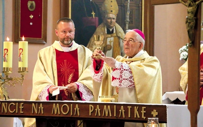 Ks. kan. dr Marcin Sadowski, dotychczasowy dyrektor Wydziału  Duszpasterskiego Kurii Diecezjalnej Płockiej, objął probostwo w Ligowie, a jednocześnie administrację parafii w Sudragach.