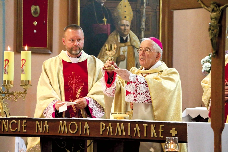Ks. kan. dr Marcin Sadowski, dotychczasowy dyrektor Wydziału  Duszpasterskiego Kurii Diecezjalnej Płockiej, objął probostwo w Ligowie, a jednocześnie administrację parafii w Sudragach.