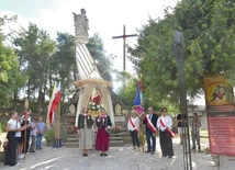 Przy kapliczce  nad Smolnikiem.