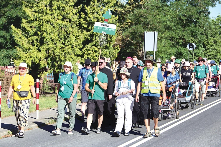 Pątnicy mają do pokonania  ponad 300 km. Dotrą do Częstochowy 12 lipca.