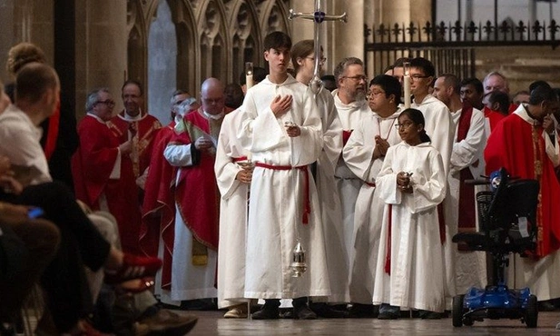 Nuncjusz w anglikańskiej katedrze – historyczna Msza św. w Canterbury