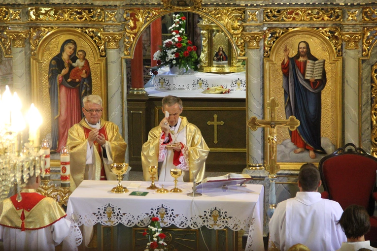 Wierchomla. Poświęcenie odnowionego wnętrza kościoła