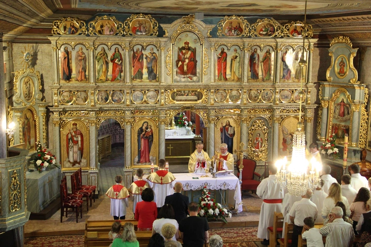 Wierchomla. Poświęcenie odnowionego wnętrza kościoła