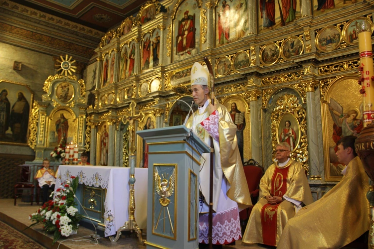 Wierchomla. Poświęcenie odnowionego wnętrza kościoła