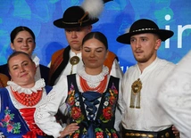Taniec, obraz, muzyka i śpiew