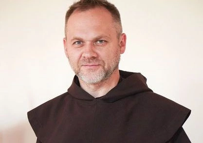 Szkaplerz jak obrączka. „Nie jest amuletem, nie jest drogą na skróty”