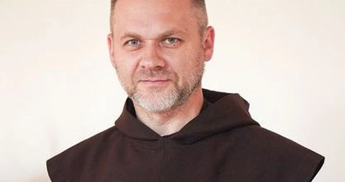 Szkaplerz jak obrączka. „Nie jest amuletem, nie jest drogą na skróty”
