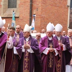 Tarnów. Ostatnie pożegnanie bp. Władysława Bobowskiego
