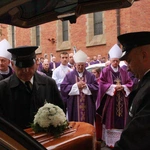 Tarnów. Ostatnie pożegnanie bp. Władysława Bobowskiego