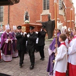 Tarnów. Ostatnie pożegnanie bp. Władysława Bobowskiego