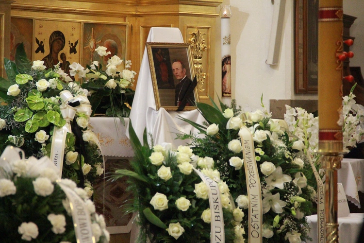Tarnów. Ostatnie pożegnanie bp. Władysława Bobowskiego