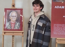 Młody artysta stworzył portrety wszystkich papieży