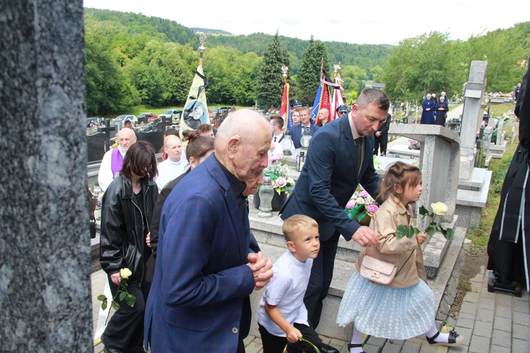 Tropie. Pogrzeb bp. Władysława Bobowskiego