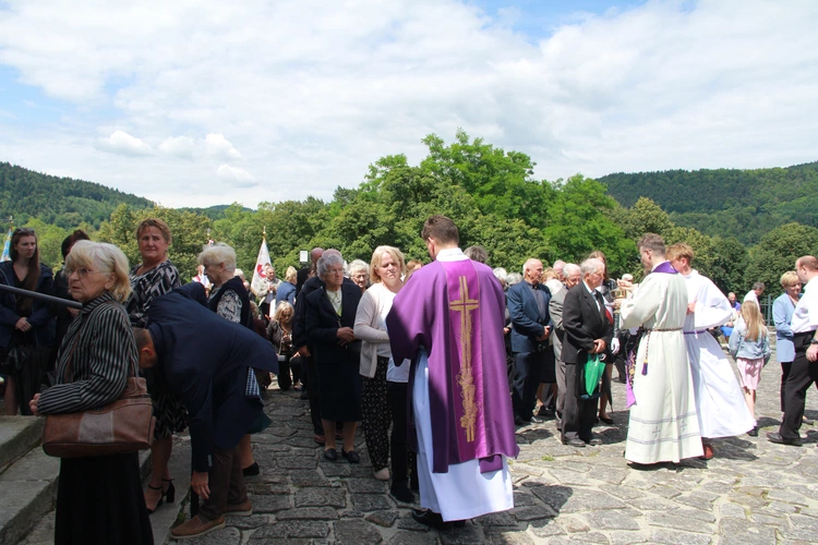 Tropie. Pogrzeb bp. Władysława Bobowskiego