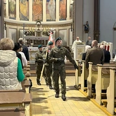 Ponieważ brak słów, to trzeba powtarzać modlitwy