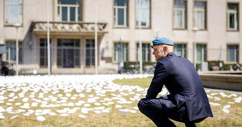 30 lat po masakrze w Srebrenicy Holandia rozlicza się ze swojej odpowiedzialności