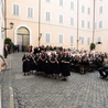 Podczas spotkania na dziedzińcu pałacu w Castel Gandolfo