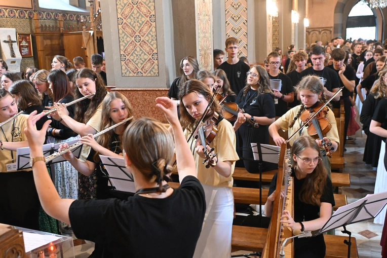 Oazowicze zjechali do Królowej Podhala