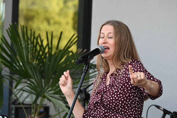 Niedzielne koncertowanie na tarasie MCK